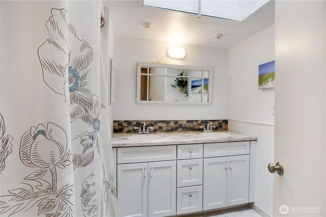 4320 Palomino Drive NE, Bainbridge Island, WA 98110