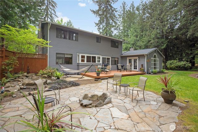 4320 Palomino Drive NE, Bainbridge Island, WA 98110