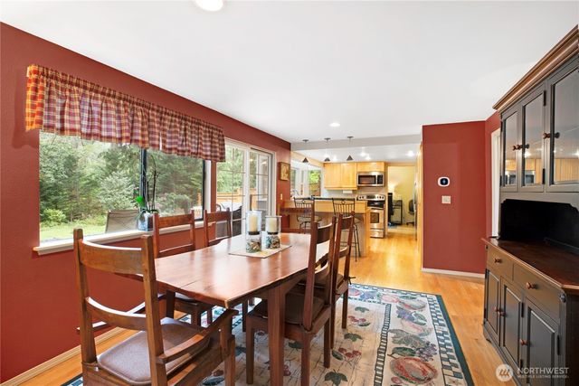 4320 Palomino Drive NE, Bainbridge Island, WA 98110