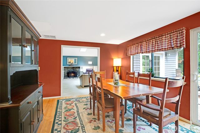 4320 Palomino Drive NE, Bainbridge Island, WA 98110