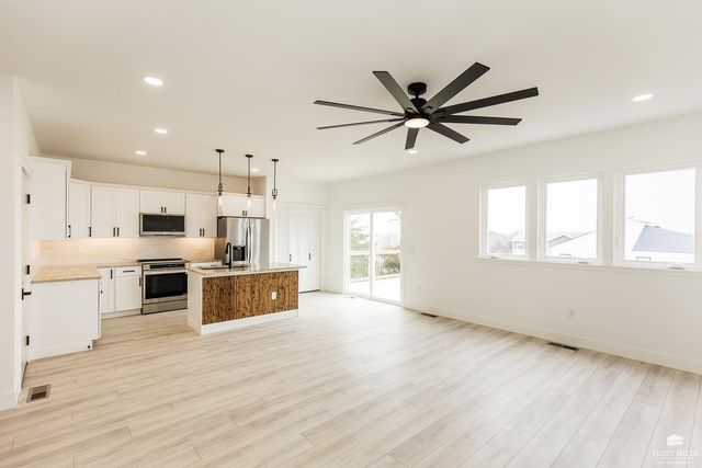 1902 Oriole Court, Junction City, KS 66441