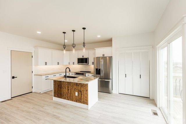 1902 Oriole Court, Junction City, KS 66441