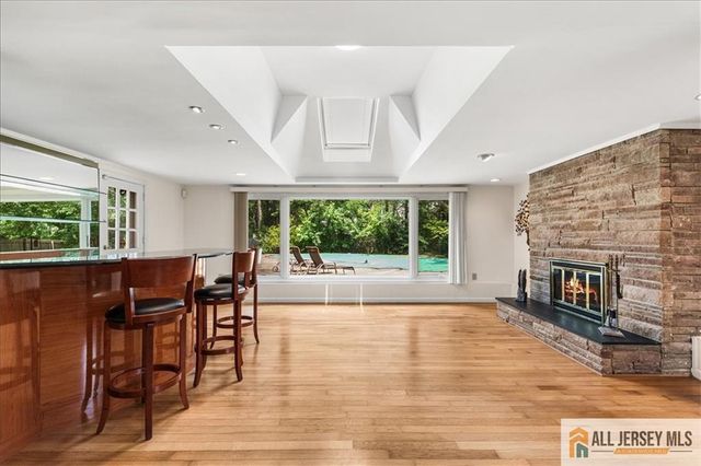 15 Moraine Road, Edison, NJ 08820