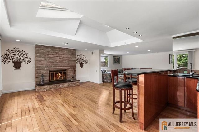 15 Moraine Road, Edison, NJ 08820