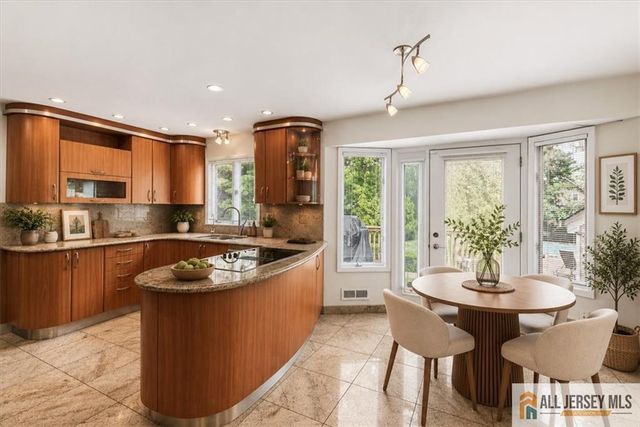 15 Moraine Road, Edison, NJ 08820