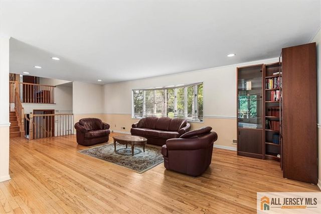 15 Moraine Road, Edison, NJ 08820