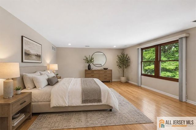 15 Moraine Road, Edison, NJ 08820