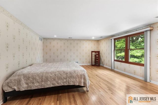 15 Moraine Road, Edison, NJ 08820