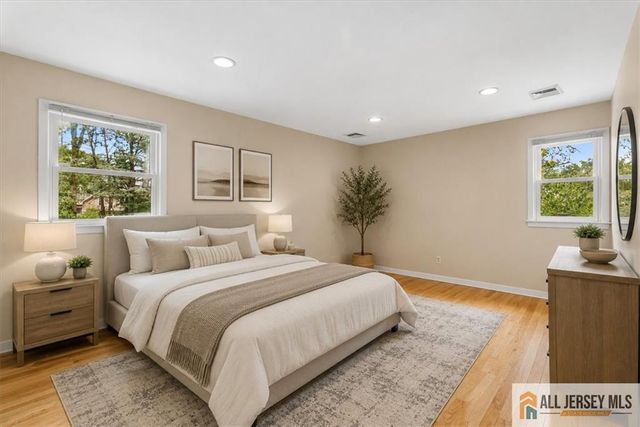 15 Moraine Road, Edison, NJ 08820