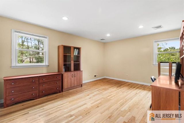 15 Moraine Road, Edison, NJ 08820