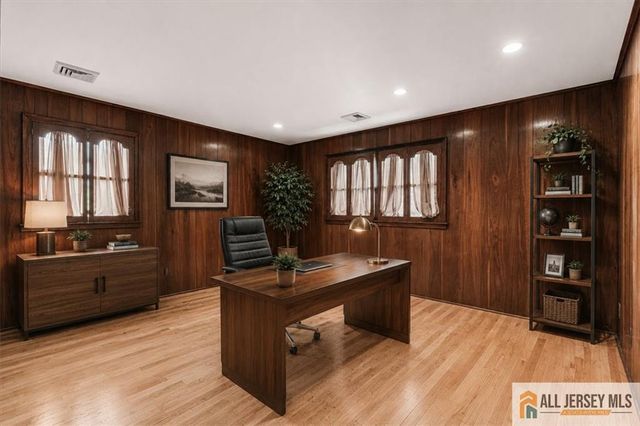 15 Moraine Road, Edison, NJ 08820