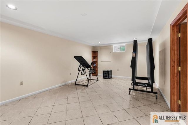 15 Moraine Road, Edison, NJ 08820