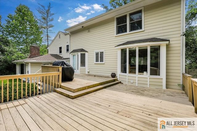 15 Moraine Road, Edison, NJ 08820