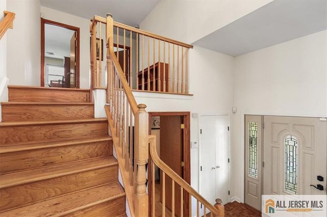 15 Moraine Road, Edison, NJ 08820