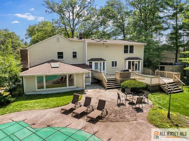 15 Moraine Road, Edison, NJ 08820
