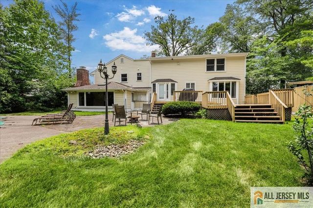 15 Moraine Road, Edison, NJ 08820