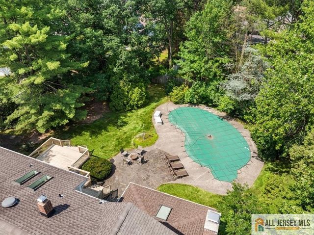 15 Moraine Road, Edison, NJ 08820