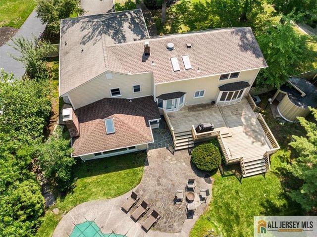 15 Moraine Road, Edison, NJ 08820
