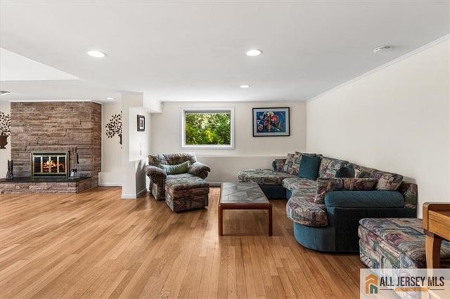 15 Moraine Road, Edison, NJ 08820