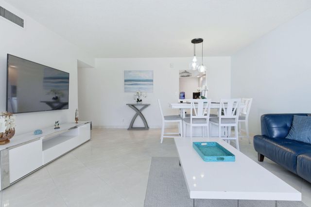 1057 Hillsboro 214, Hillsboro Beach, FL 33062