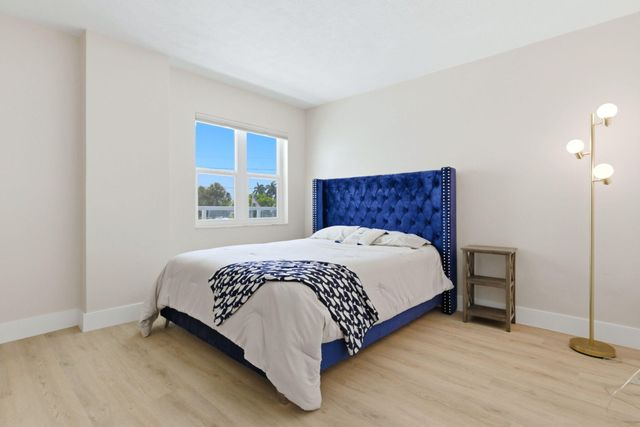 1057 Hillsboro 214, Hillsboro Beach, FL 33062