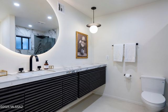 1005 W Emerine Drive, Tucson, AZ 85704