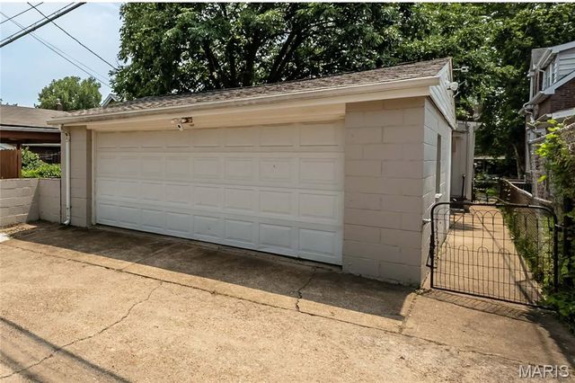 6261 Reber Place, St Louis, MO 63139