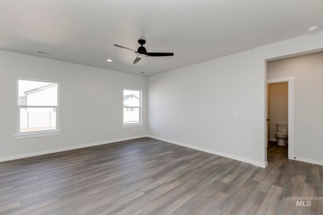 2735 N Silver Wolf Ave, Star, ID 83669