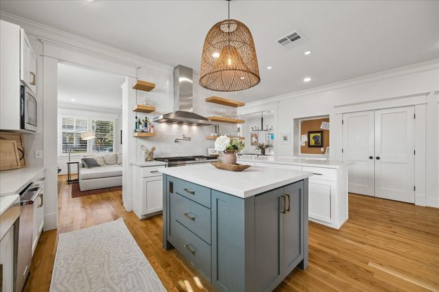 215 E 26th Street, Houston, TX 77008