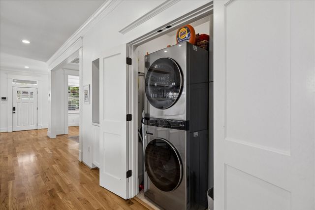 215 E 26th Street, Houston, TX 77008