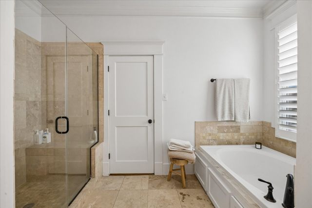 215 E 26th Street, Houston, TX 77008