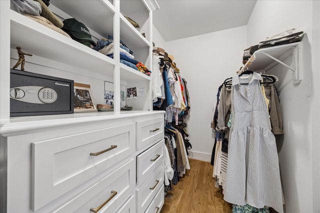 215 E 26th Street, Houston, TX 77008