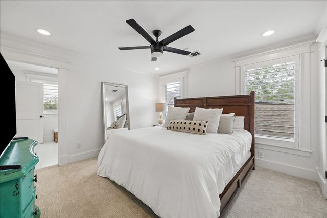 215 E 26th Street, Houston, TX 77008