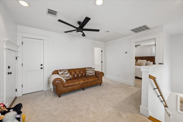 215 E 26th Street, Houston, TX 77008