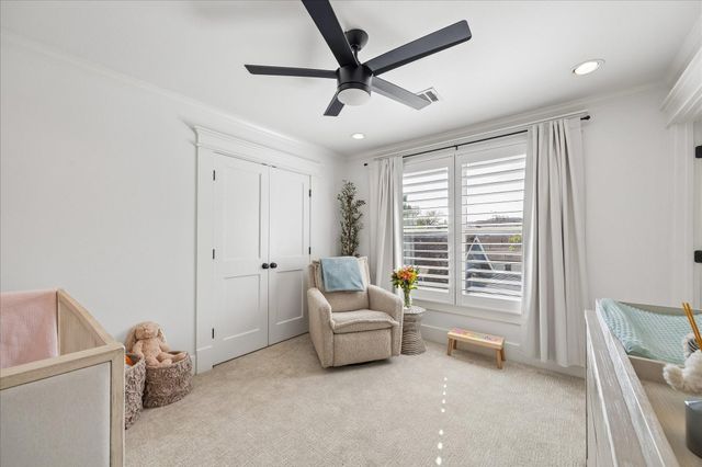 215 E 26th Street, Houston, TX 77008