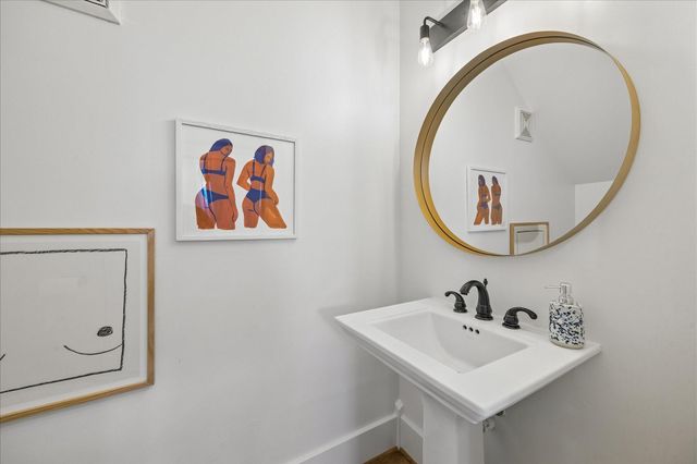 215 E 26th Street, Houston, TX 77008