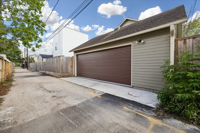 215 E 26th Street, Houston, TX 77008