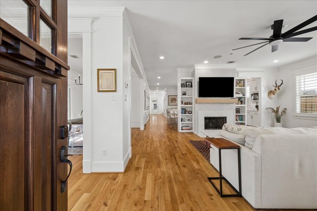 215 E 26th Street, Houston, TX 77008