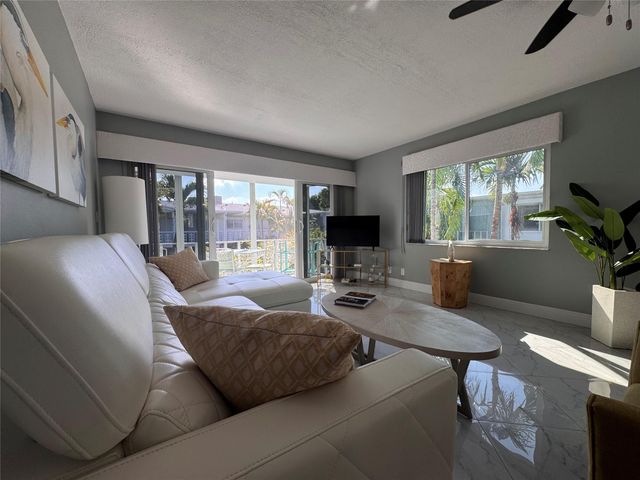 2151 NE 42nd Ct 237, Lighthouse Point, FL 33064