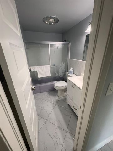 2151 NE 42nd Ct 237, Lighthouse Point, FL 33064