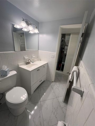 2151 NE 42nd Ct 237, Lighthouse Point, FL 33064