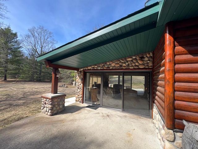 7584 Railroad Grade, Gladwin, MI 48624