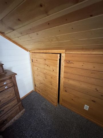 7584 Railroad Grade, Gladwin, MI 48624