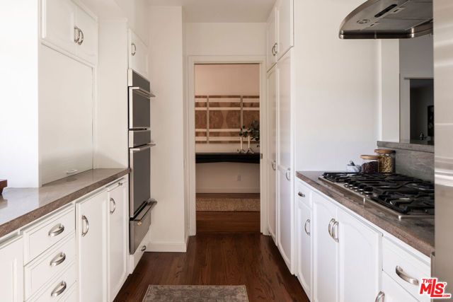 10225 Valley Spring Lane, Toluca Lake (los Angeles), CA 91602