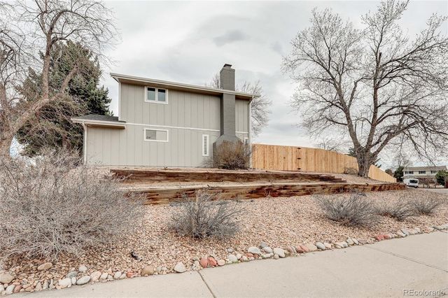 1424 S Simms Street, Lakewood, CO 80232