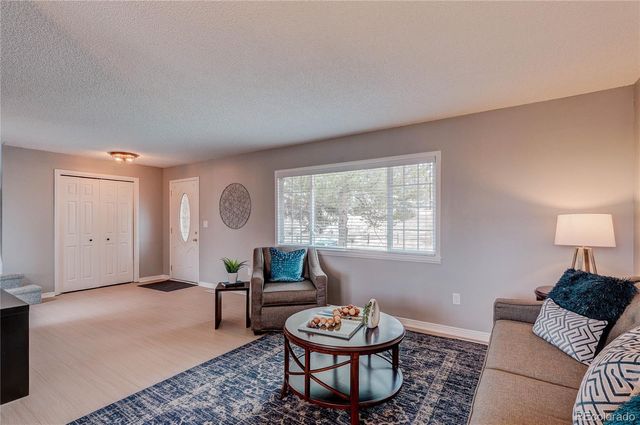 1424 S Simms Street, Lakewood, CO 80232