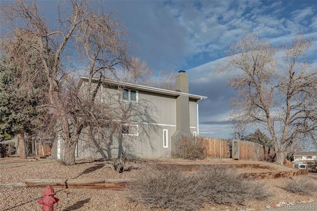 1424 S Simms Street, Lakewood, CO 80232