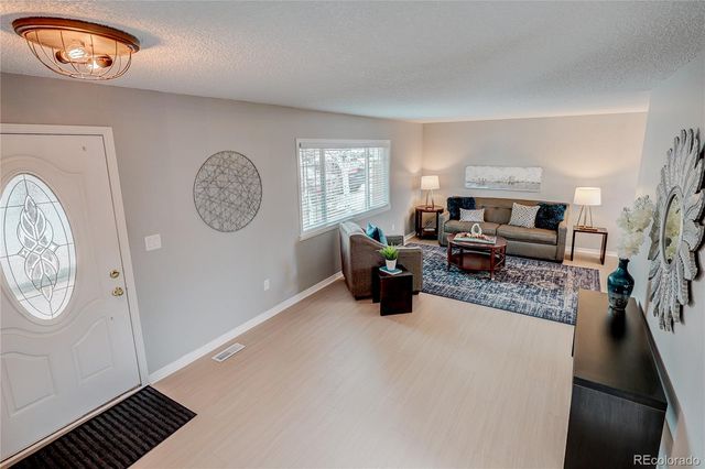 1424 S Simms Street, Lakewood, CO 80232