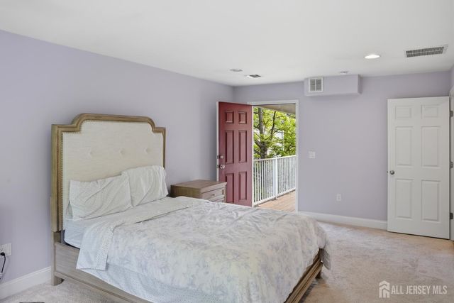 27 Forest Drive, Piscataway, NJ 08854