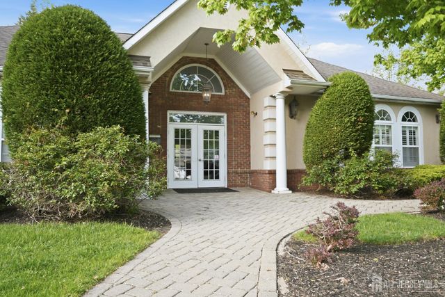 27 Forest Drive, Piscataway, NJ 08854